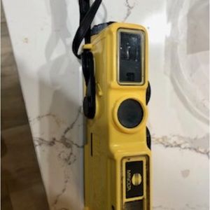 Minolta Weathermatic Camera Underwater Point & Shoot